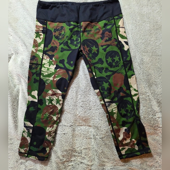 CVG *RETIRED* Reversible Leggings Camo/Badass - Picture 3 of 4